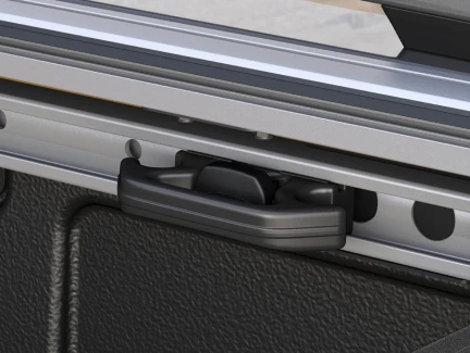 me-deskop-mobile-04-3columscards-vers