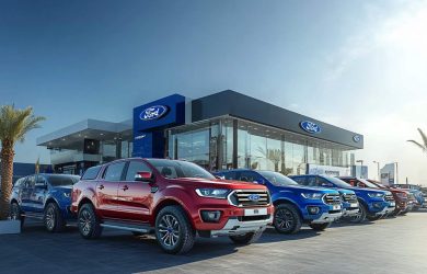 Les modèles Ford devant un showroom à Djibouti